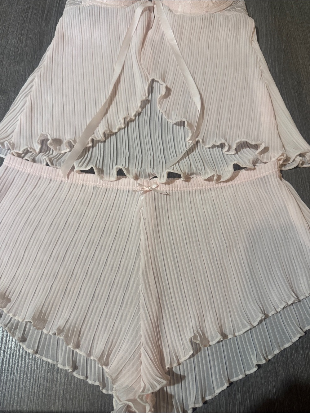 Marilyn Monroe Pale Pink Lace-Trim Pleated Cami & Short Sleep Set - Picture 3 of 4
